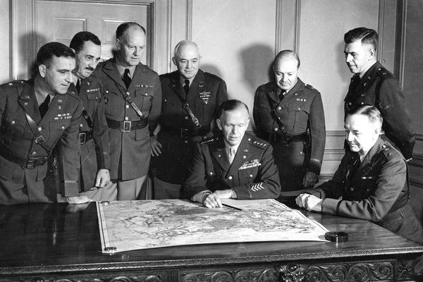 Military general and staff, 1941